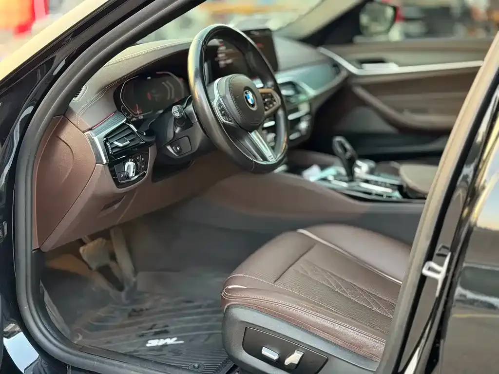 BMW 5 Series — фото 10