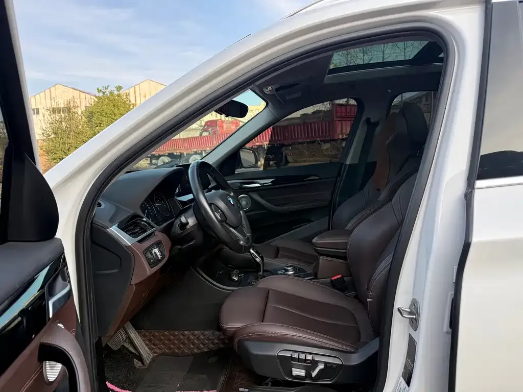 BMW X1 2021 из CN, фото 8