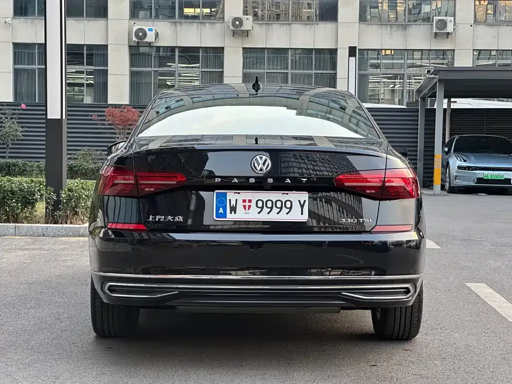 Volkswagen Passat — фото 6