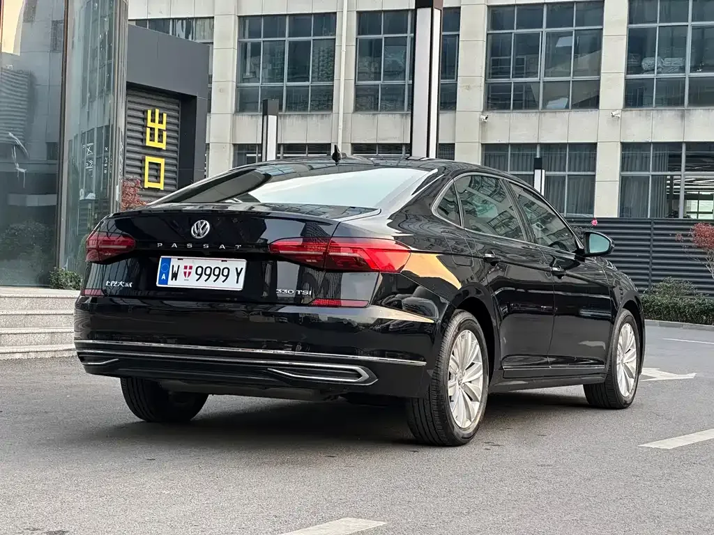 Volkswagen Passat — фото 7