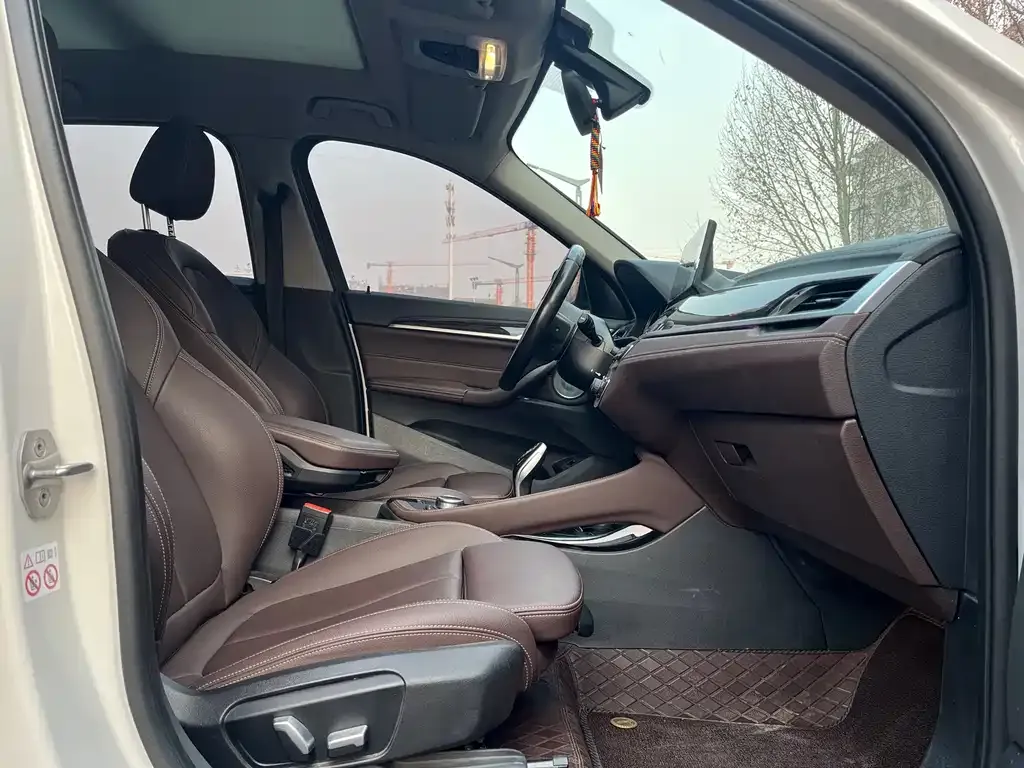 BMW X1 2021 из CN, фото 8