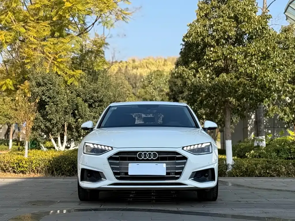 Audi A4L 2021 из CN, фото 10