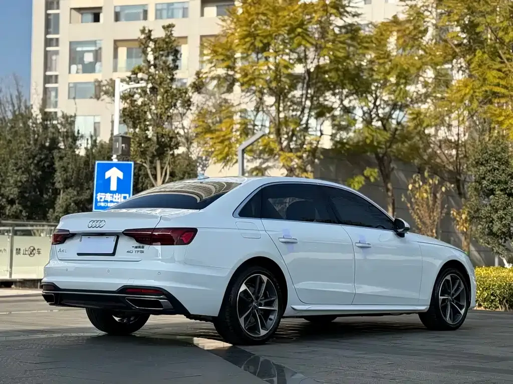 Audi A4L 2021 из CN, фото 6