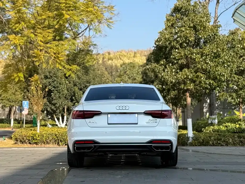 Audi A4L 2021 из CN, фото 7