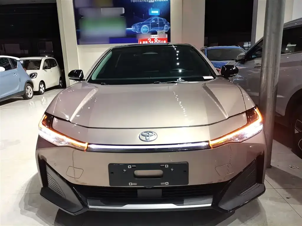 Toyota bZ3 2023 из CN, фото 10