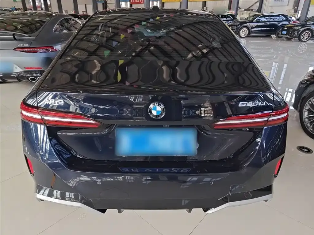 BMW 5 Series 2025 из CN, фото 5
