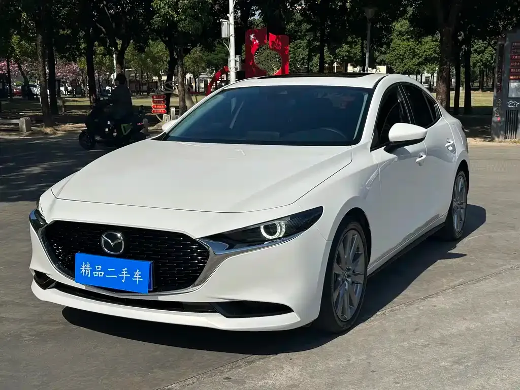 Mazda 3 Axela 2023 из CN, фото 1