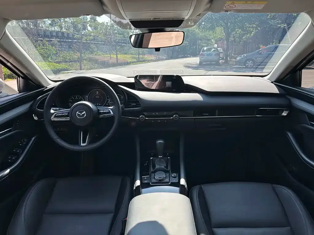 Mazda 3 Axela 2023 из CN, фото 10