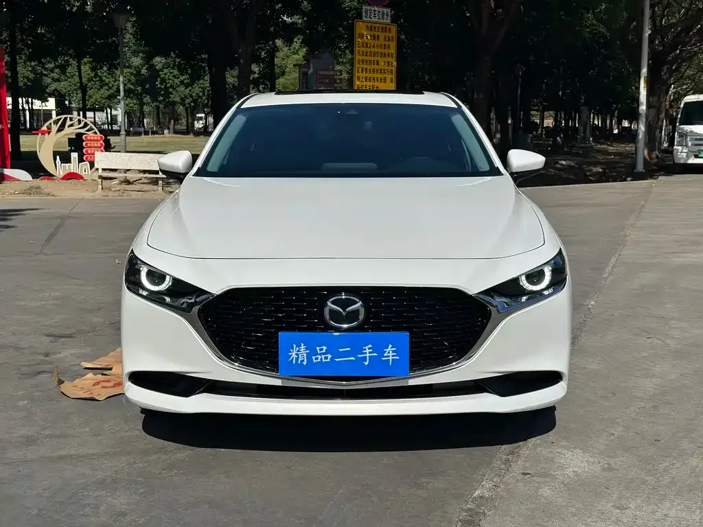 Mazda 3 Axela 2023 из CN, фото 2