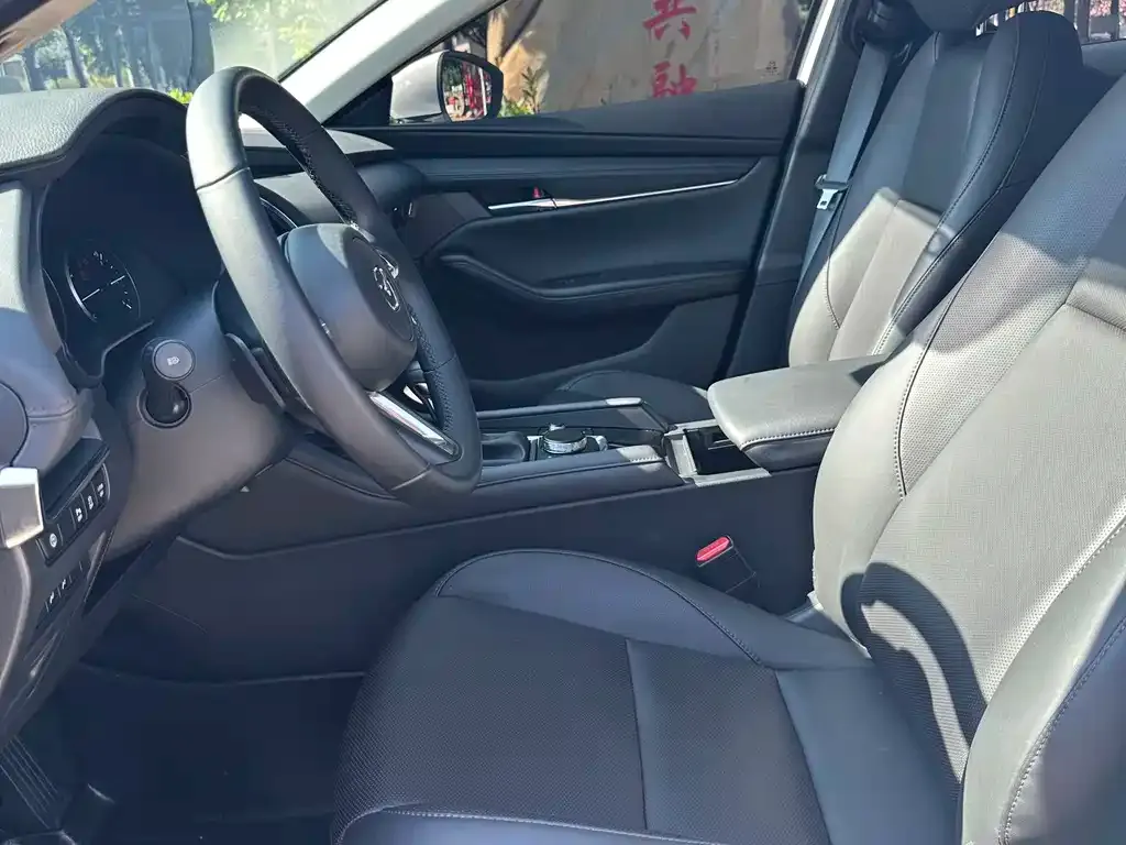 Mazda 3 Axela 2023 из CN, фото 5
