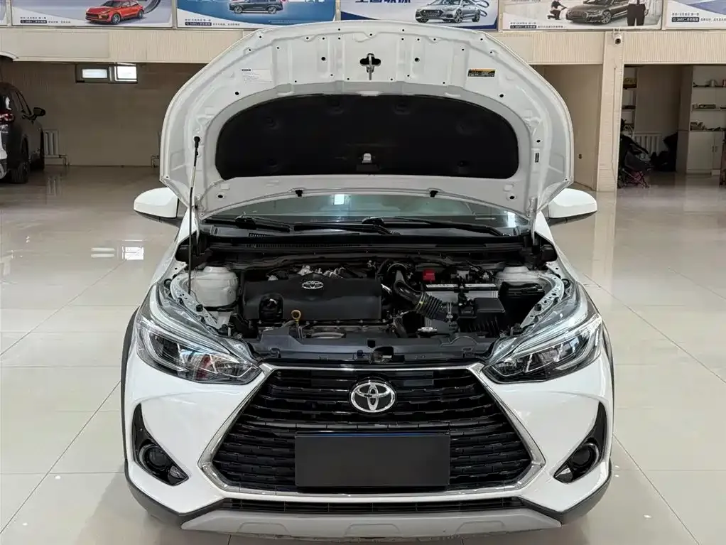 Toyota Yaris L — фото 9