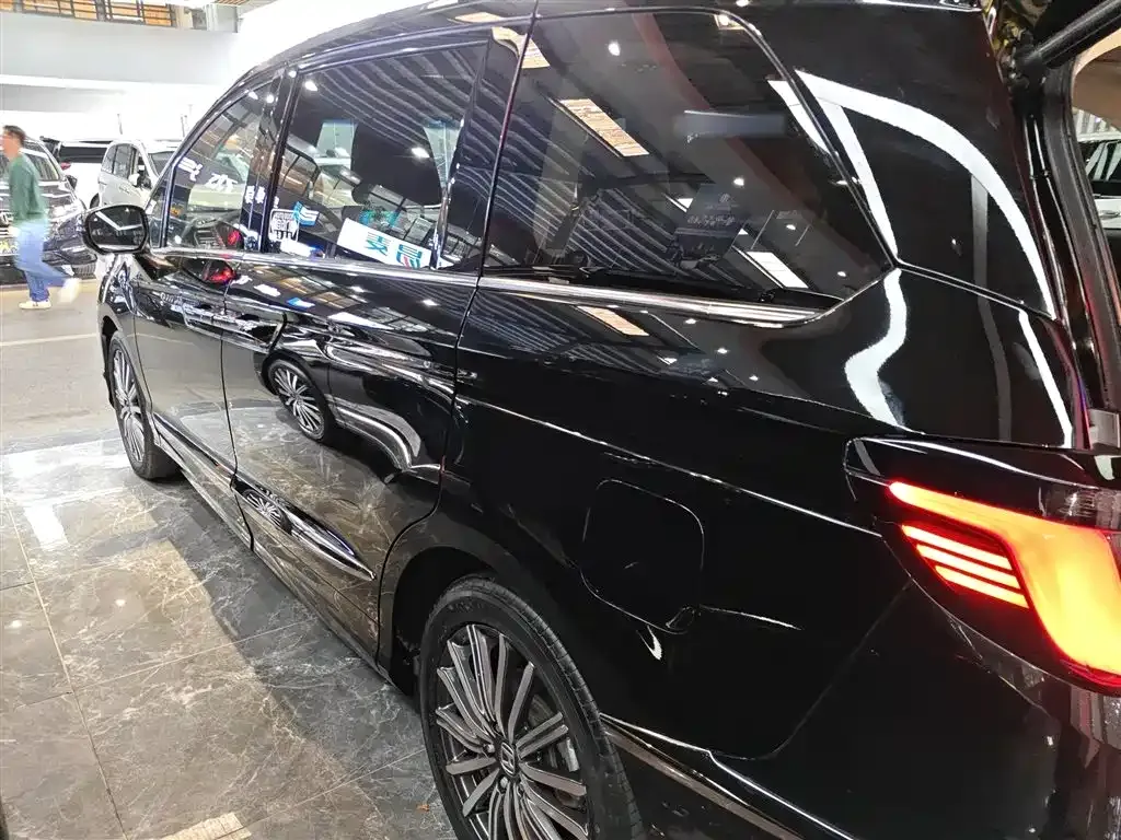 Honda Elysion 2022 из CN, фото 3