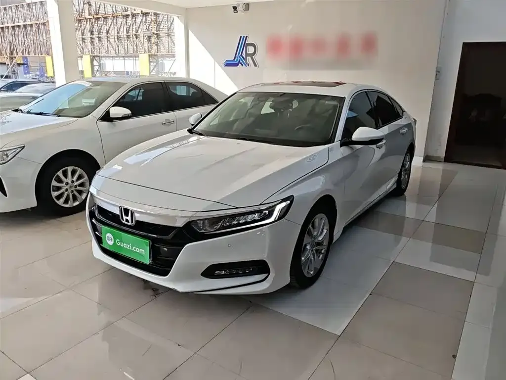 Honda Accord — фото 1