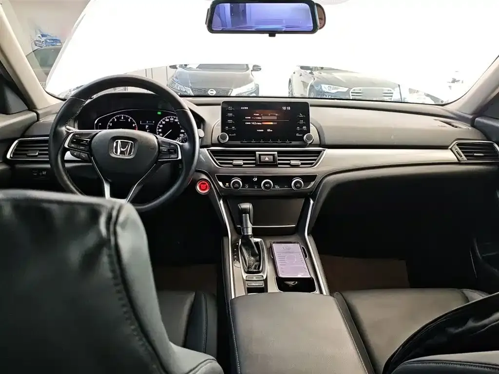 Honda Accord — фото 10