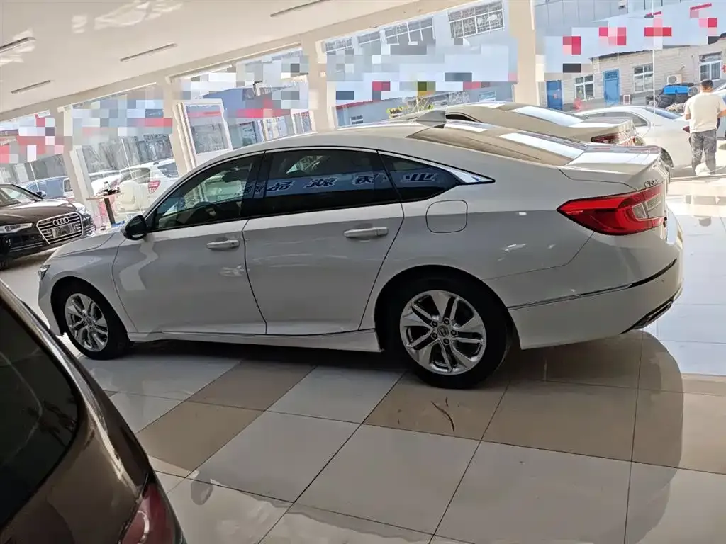 Honda Accord — фото 5