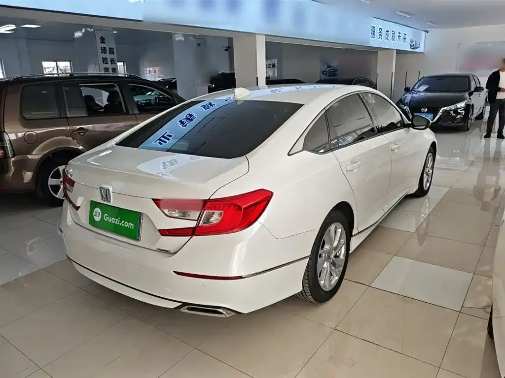 Honda Accord — фото 7