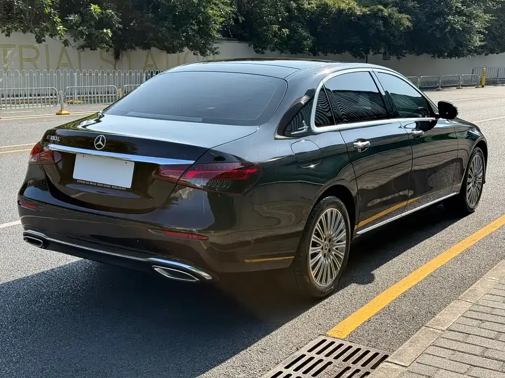 Mercedes-Benz E-Class 2023 из CN, фото 5