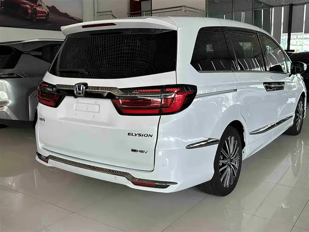 Honda Elysion 2024 из CN, фото 4