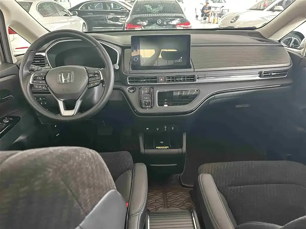 Honda Elysion 2024 из CN, фото 8