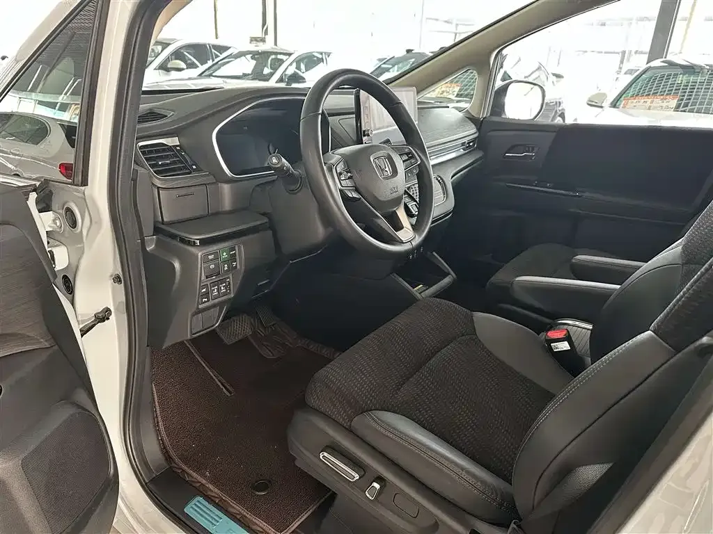 Honda Elysion 2024 из CN, фото 3