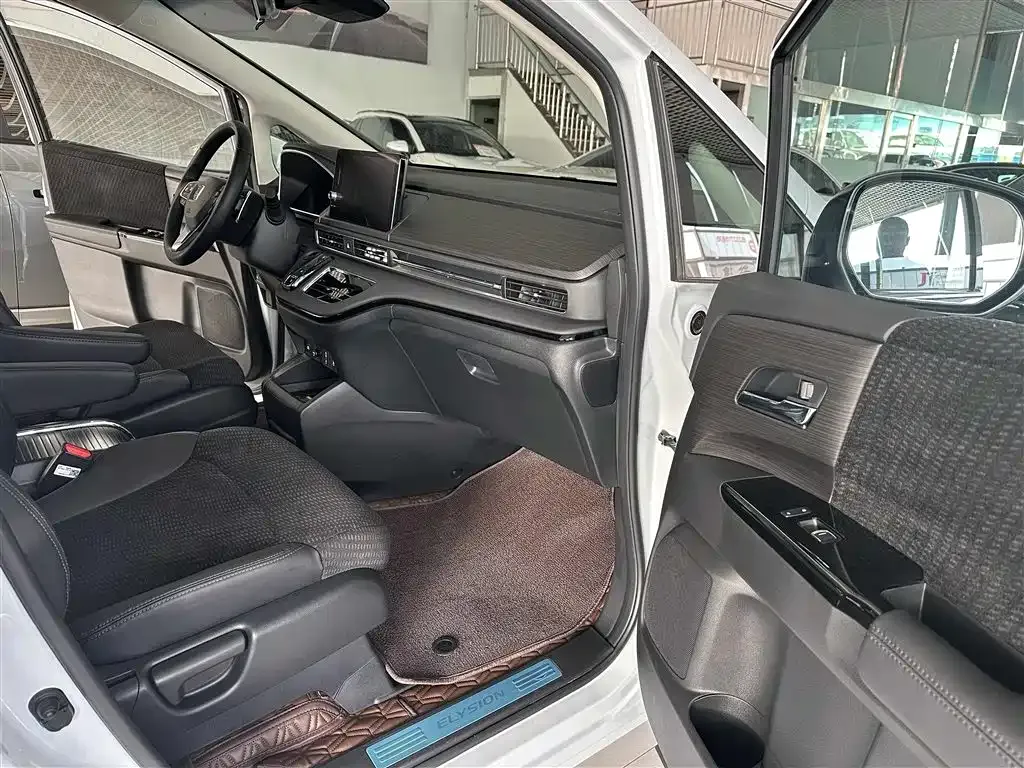 Honda Elysion 2024 из CN, фото 6