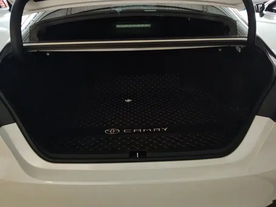 Toyota Camry 2023 из CN, фото 2