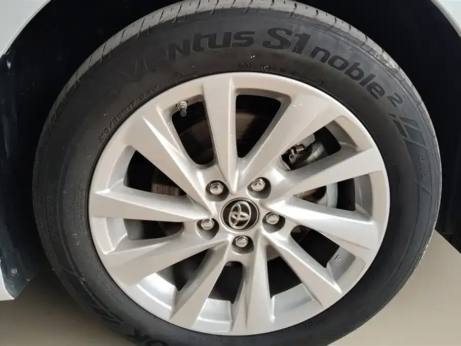 Toyota Camry 2023 из CN, фото 7