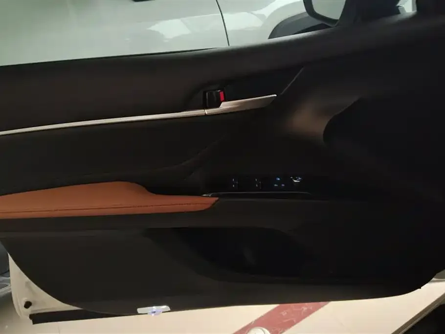 Toyota Camry 2023 из CN, фото 5