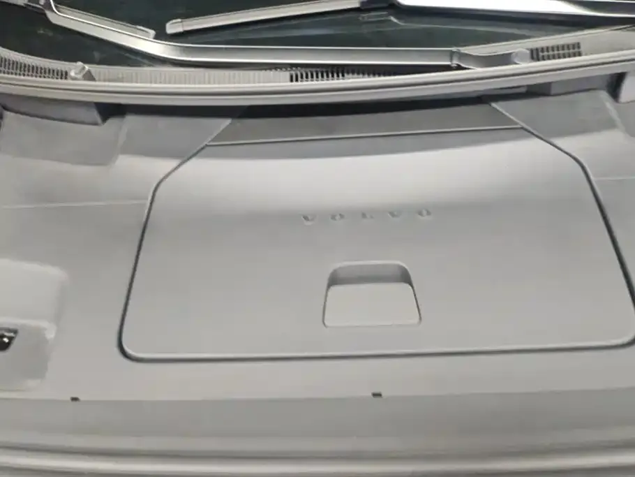 Volvo EM90 2024 из CN, фото 2