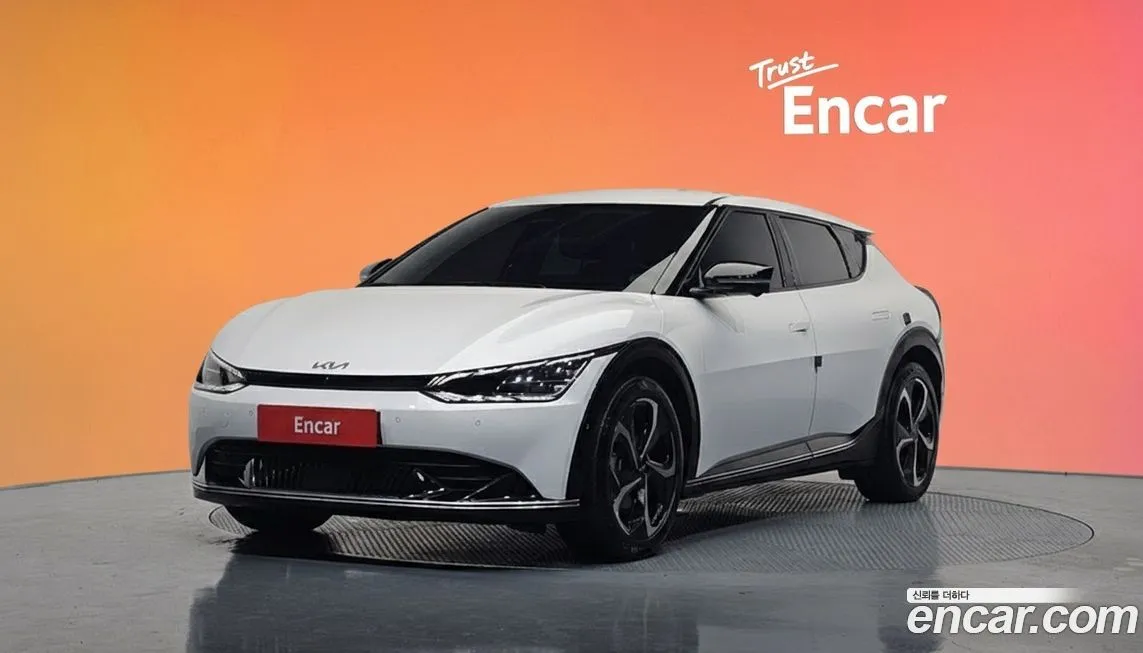 Kia EV6 — фото 1