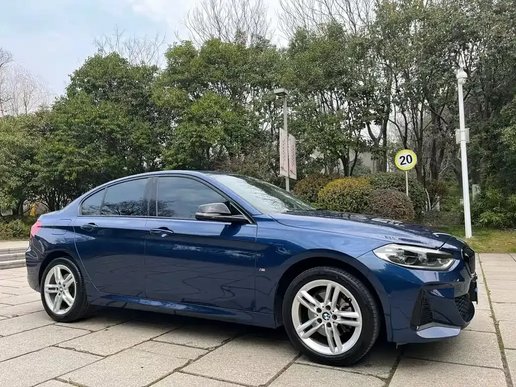 BMW 1 Series 2021 из CN, фото 2
