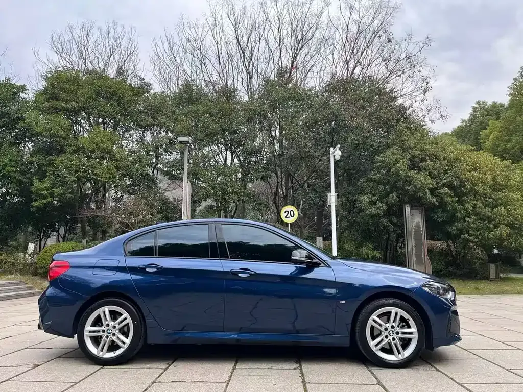 BMW 1 Series 2021 из CN, фото 3