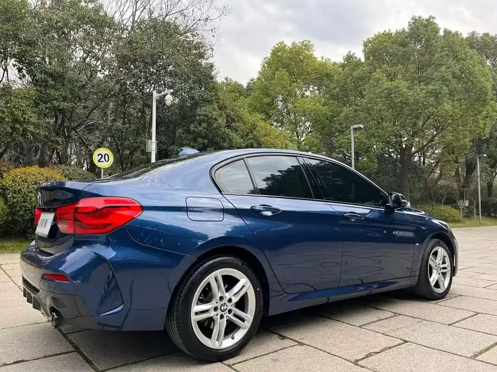 BMW 1 Series 2021 из CN, фото 4
