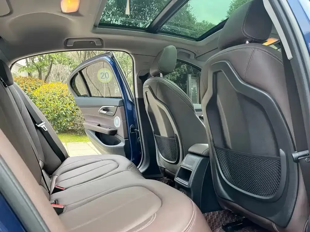 BMW 1 Series 2021 из CN, фото 8