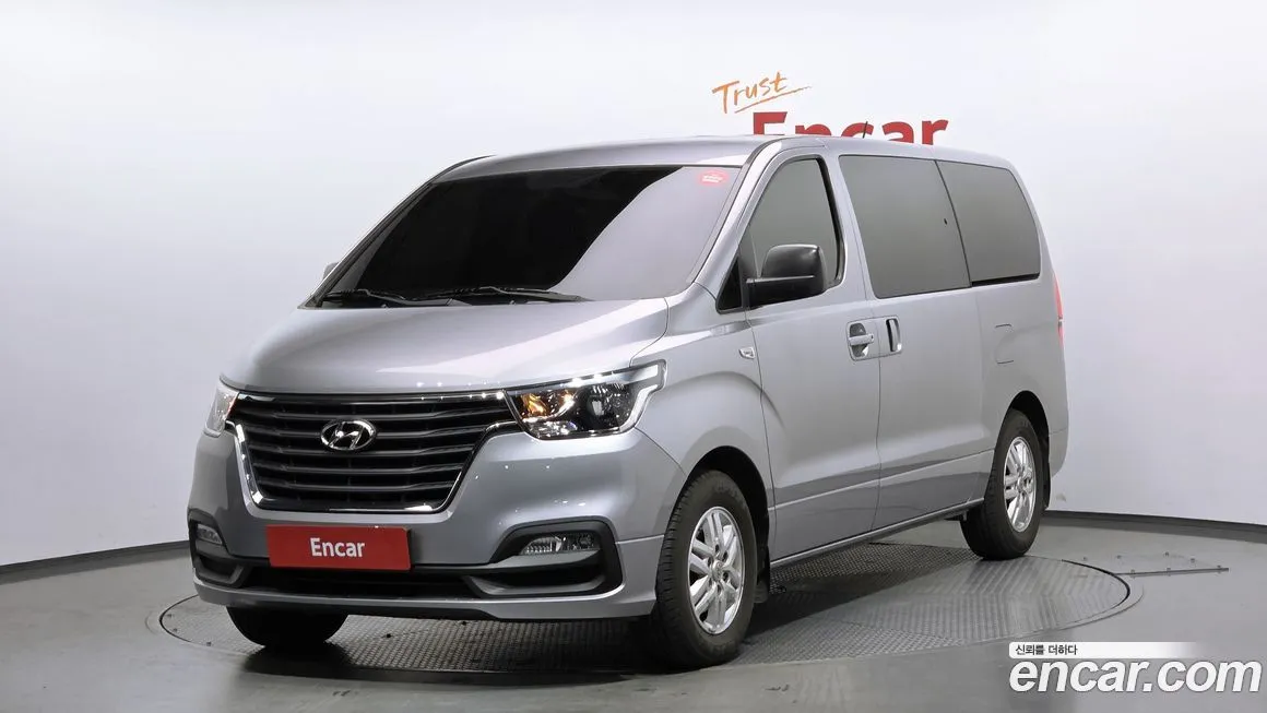 Hyundai Starex — фото 1