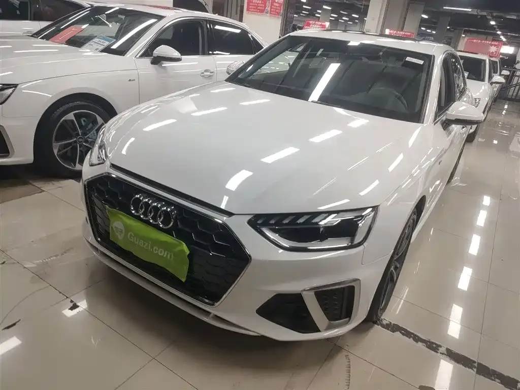 Audi A4L 2022 из CN, фото 5