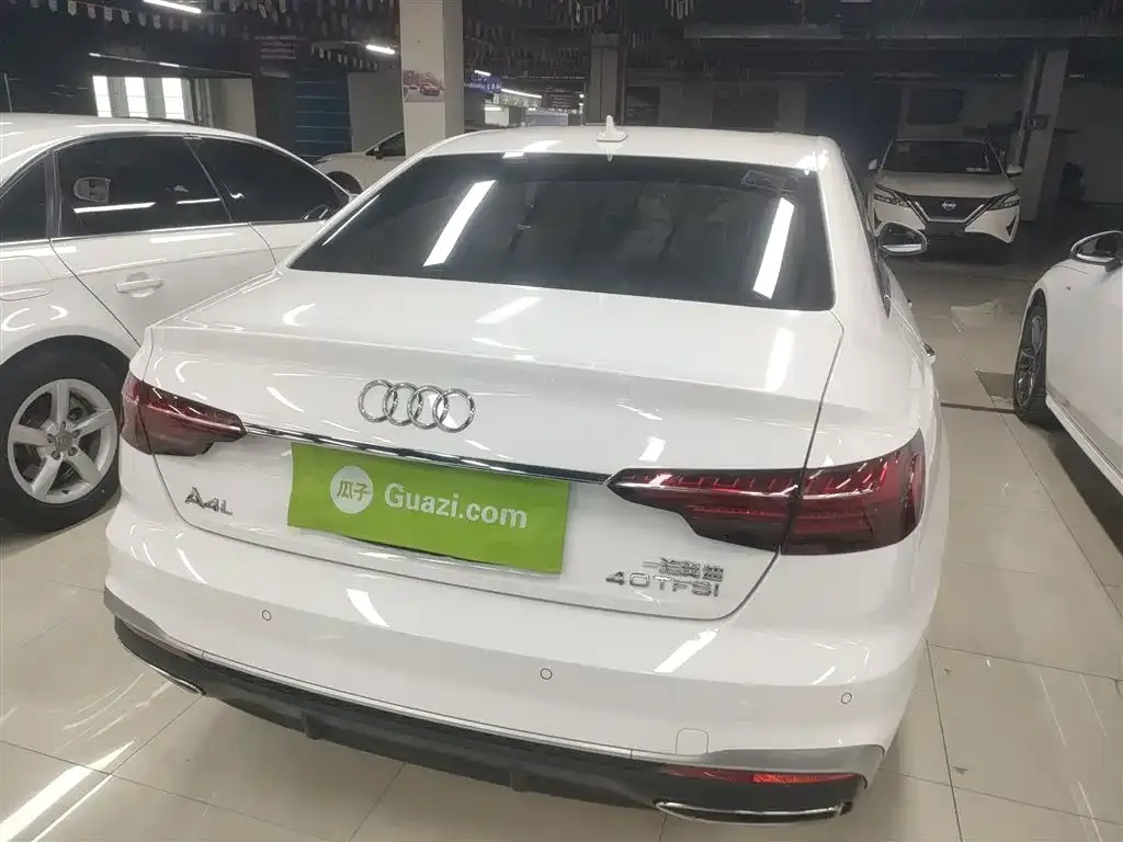 Audi A4L 2022 из CN, фото 8