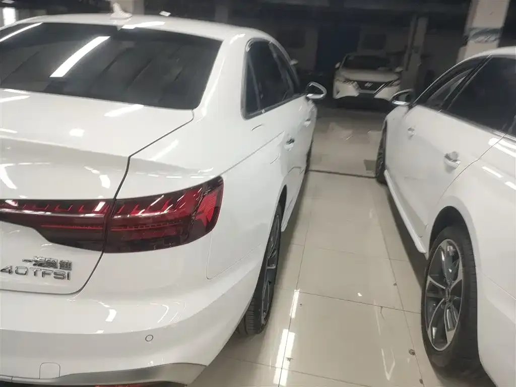 Audi A4L 2022 из CN, фото 4