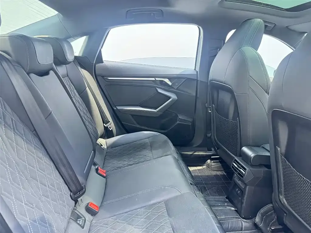 Audi A3 2023 из CN, фото 10