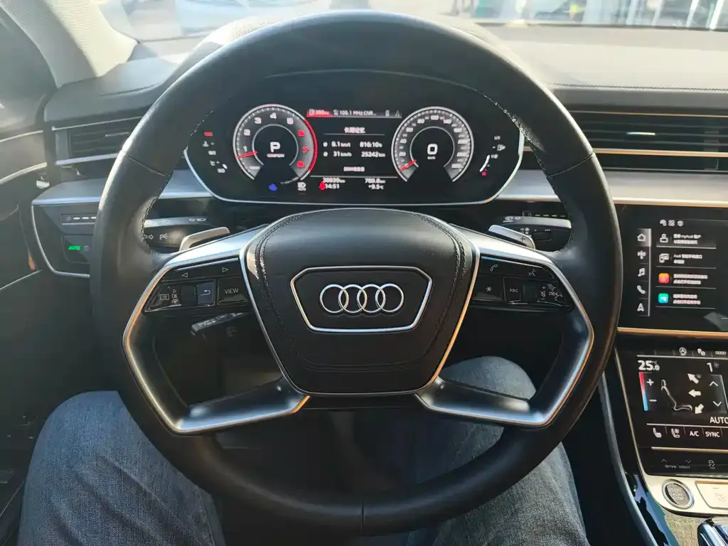 Audi A8 2023 из CN, фото 2