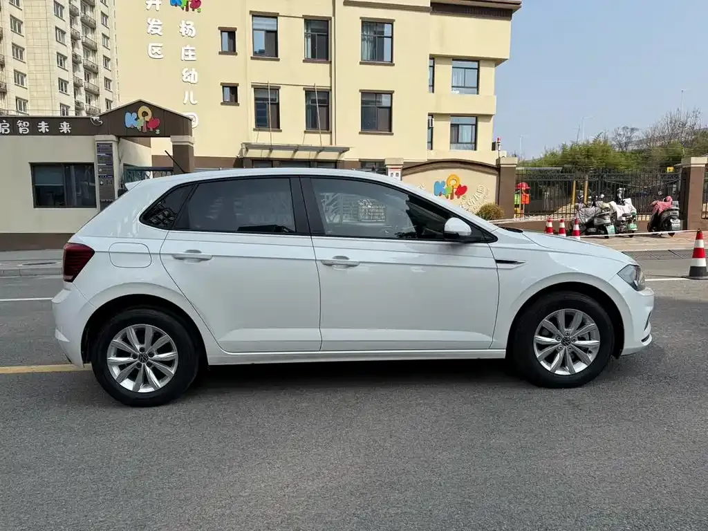 Volkswagen Polo 2023 из CN, фото 4