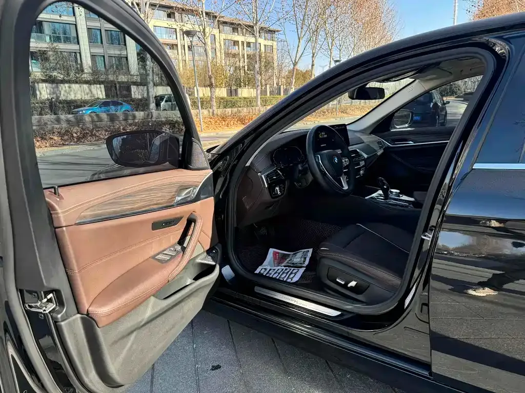 BMW 5 Series New Energy — фото 4