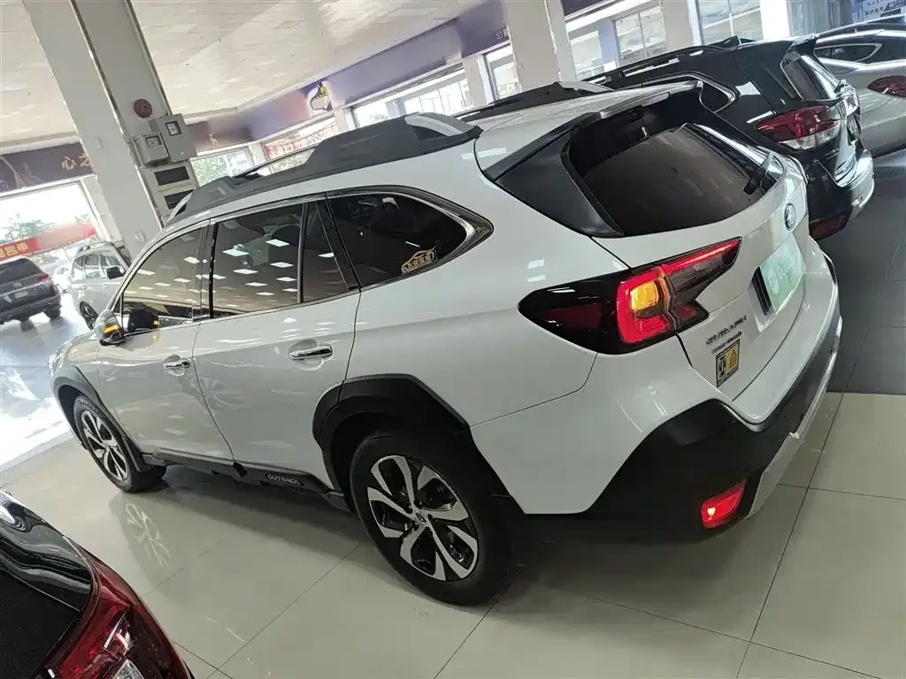 Subaru Outback 2021 из CN, фото 8