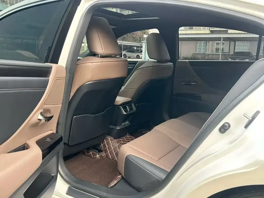 Lexus ES 2024 из CN, фото 3