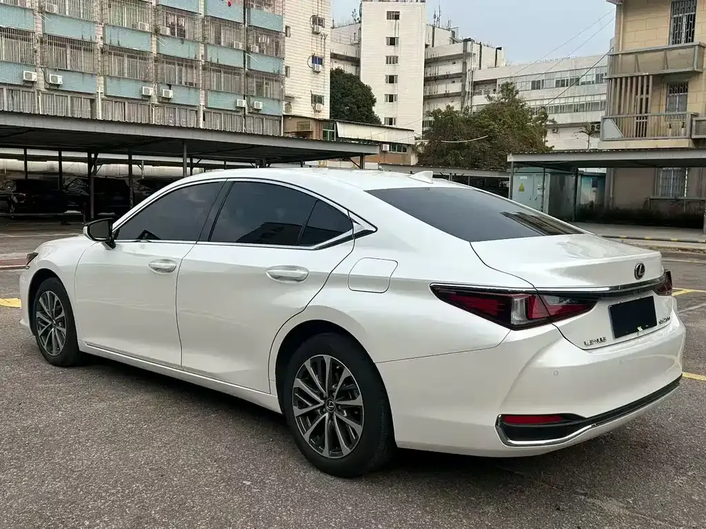 Lexus ES 2024 из CN, фото 7