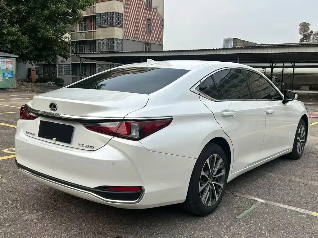 Lexus ES 2024 из CN, фото 9