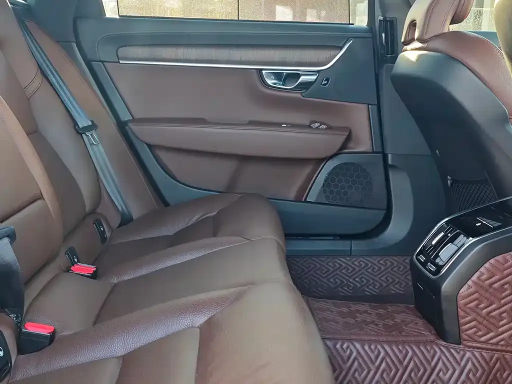 Volvo S90 2022 из CN, фото 8