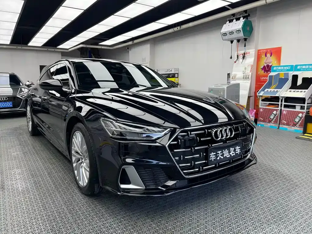 Audi A7L 2023 из CN, фото 10