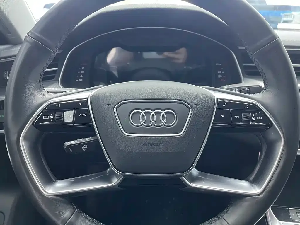 Audi A7L 2023 из CN, фото 3