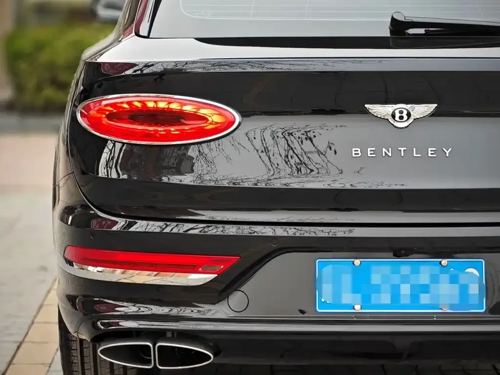 Bentley Bentayga 2021 из CN, фото 2